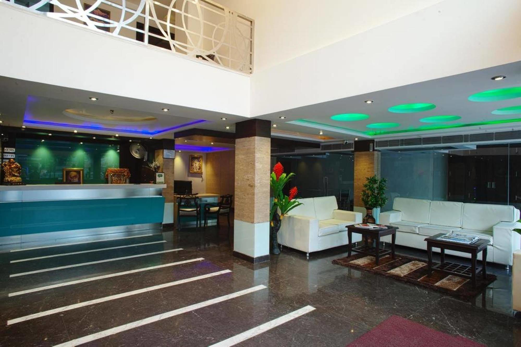 Hotel Delhi 55 -City Center Nueva Delhi Exterior foto